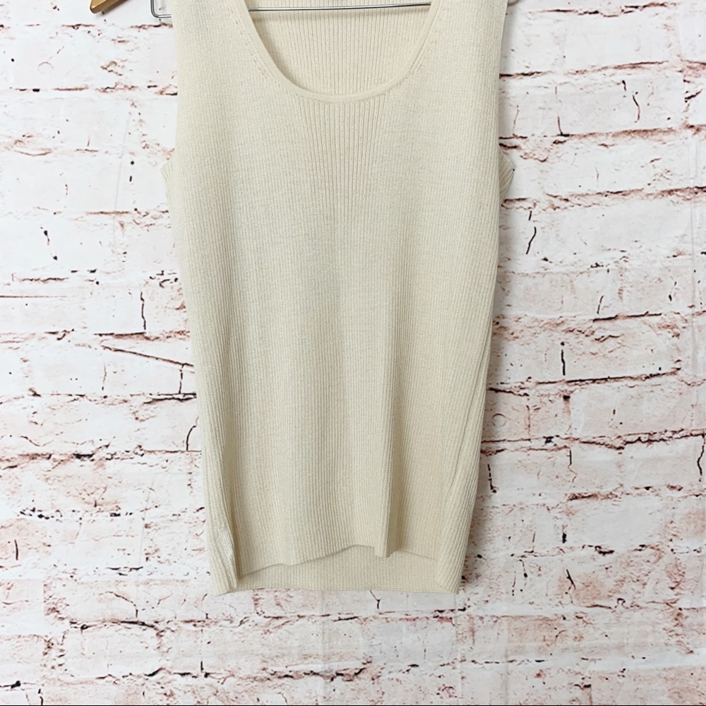 St. John Tan Sleeveless Top Size Small - Picture 2 of 5